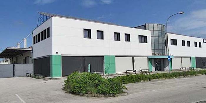 Foto di capannone chiuso